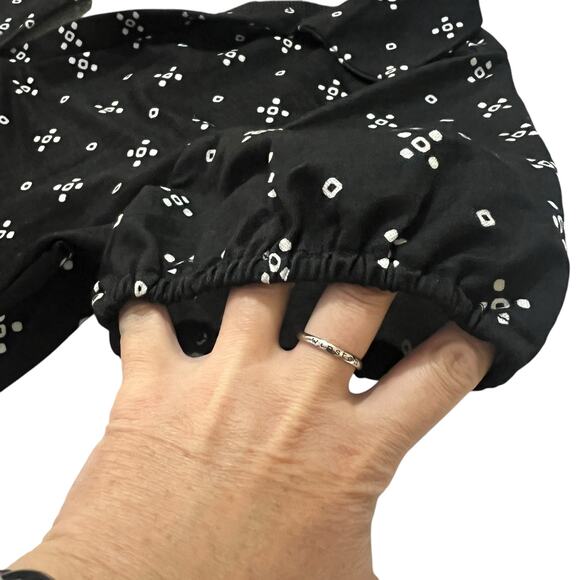 Bobeau MEDIUM Elastic Short Sleeve Piqué Patterned Collared Split Neck Top - Picture 5 of 8